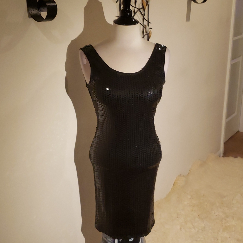 GLENROB DRESS - Picture 2 of 16